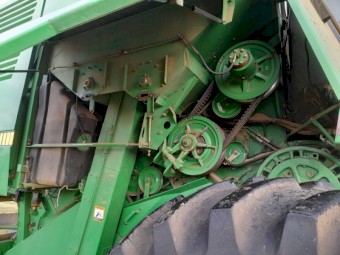 1997 John Deere Anniversery Edition 9500 Header