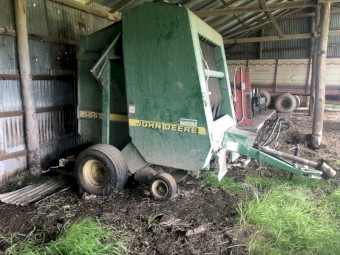 John Deere round baler