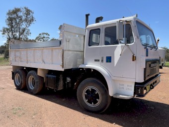 1989 International 2250 Gravel Tipper