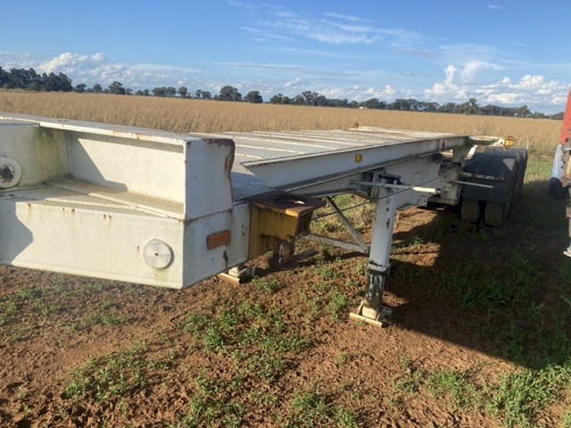 Barker Heavy Duty Skel Trailer