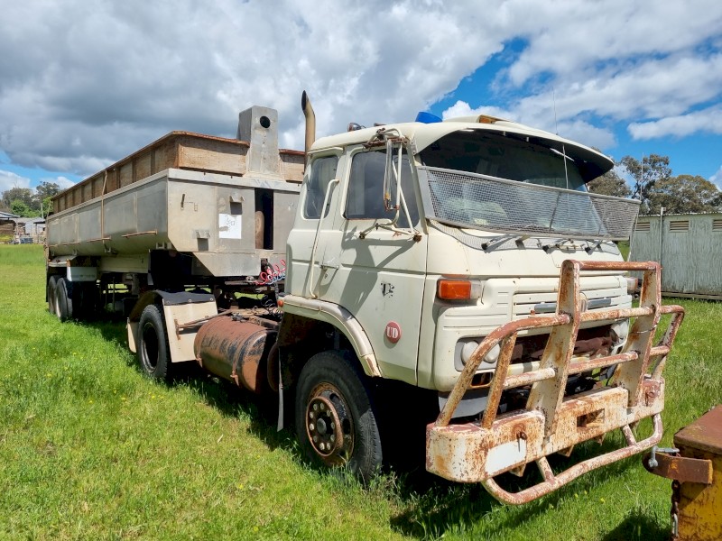 truck and tipper paddock unit