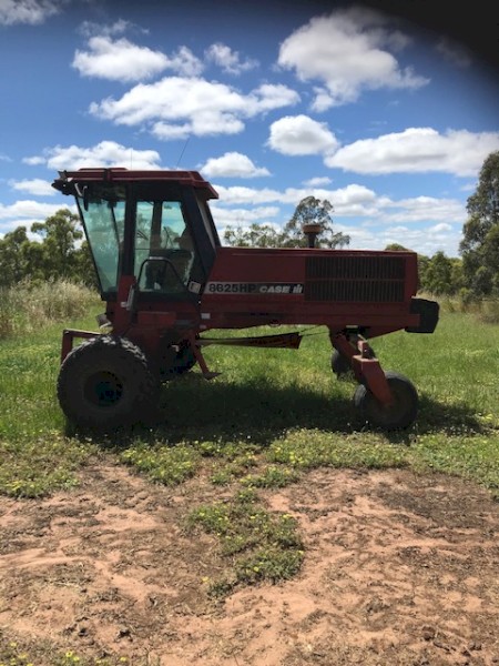 Case IH 8825 Windrower