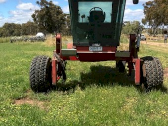 Case IH 8825 Windrower