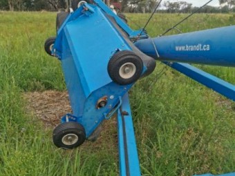 Brandt 1060 Swing Away Auger