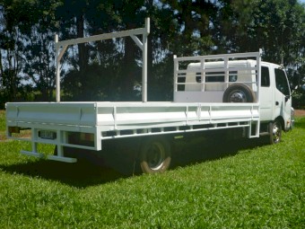 2013 HINO 300 917 DUAL CAB WITH VERY LOW KMS.