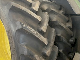 2012 John Deere 7230R Tractor