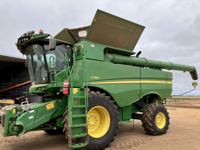 2019 John Deere S780 Header with 2019 JD 740D Draper Front & Trailer