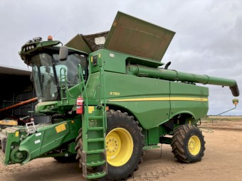 2019 John Deere S780 Header with 2019 JD 740D Draper Front & Trailer