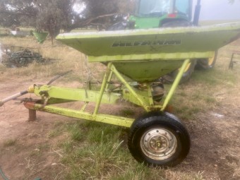 1 Tonne trailing super spreader