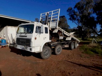 1987 International Acco 2250D Twin Steer