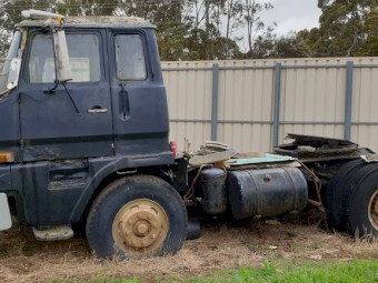 Bedford isuzu 1976