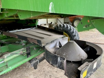 John Deere 9500 Header with 25ft front and canola front