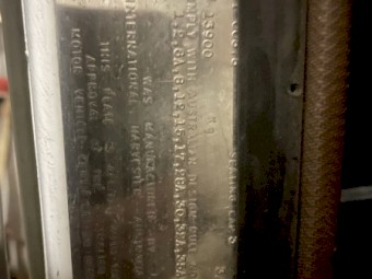 International 10 Speed Truck, tray with quick attachments stock rate and hay back cradle rest