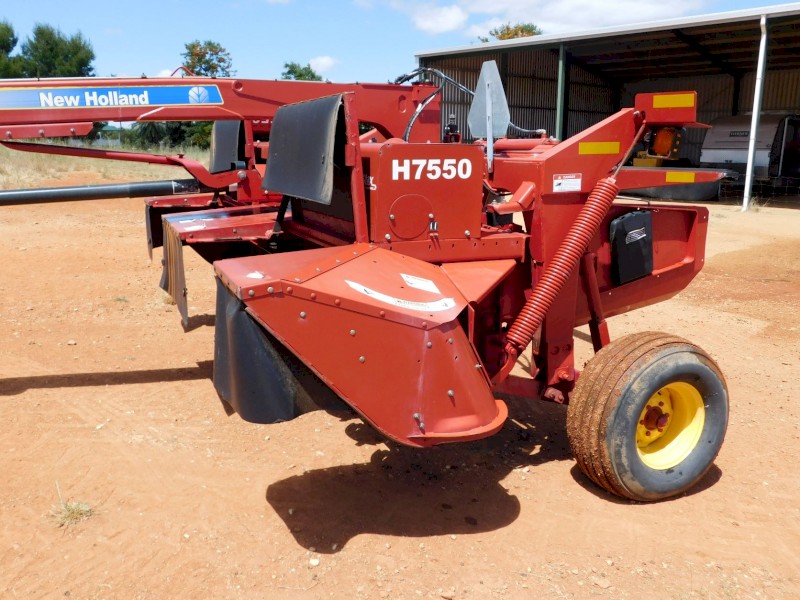 2014 New Holland H7550 Discbine Mower Conditioner