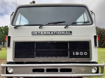 1986 International ACCO 1950D Tipper Truck