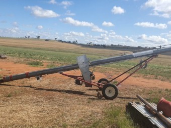 2016 Hutchinson Grain Auger