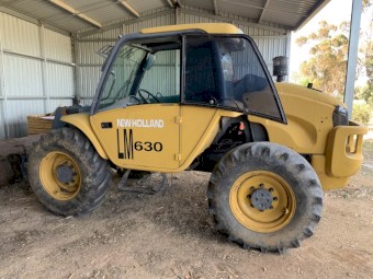 New Holland 630 Telehandler