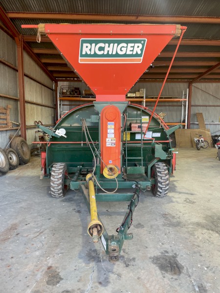 Richiger 950 bag loader 