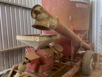 Gehl Roller Mill Mixer