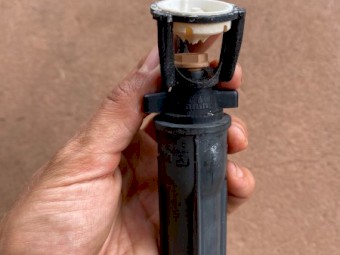 Netafim MegaNet Base & Stand & Senninger Sprinkler