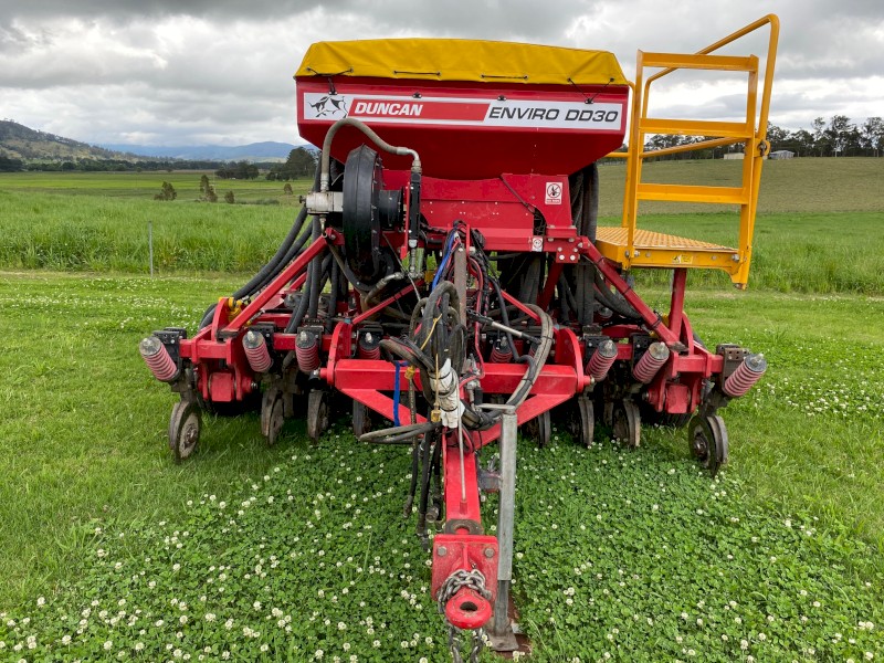 Duncan Disc Seeder with Press Wheels