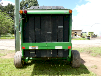 John Deere 535 Round Baler