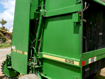 John Deere 535 Round Baler