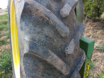 John Deere 480/80 R46 Outer Duals