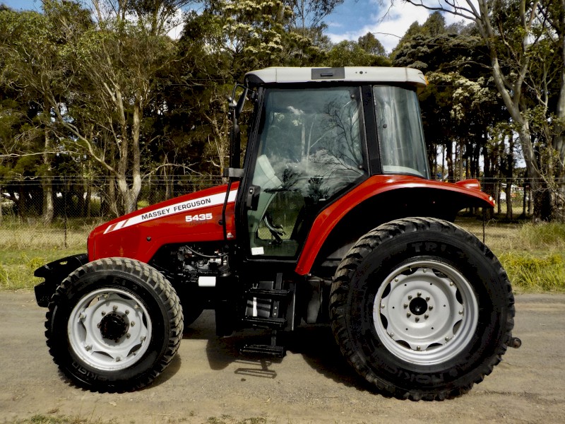 2010 Massey Ferguson 5435 Dyna 4 4x4 MFWD Agricultural Farm Tractor