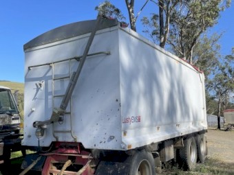 2013 Lusty Tipper Trailer 