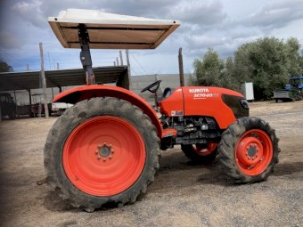 2013 Kubota M7040SU Tractor