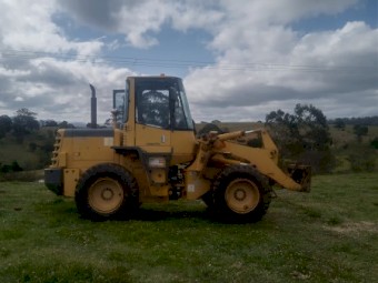Komatsu WA120-3 Loader