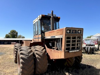 International 4386 4x4 Tractor