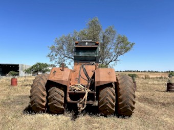 International 4386 4x4 Tractor
