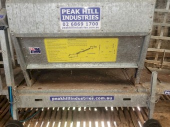 Peak Hill Immobilizer Sheep Worker 
