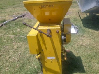 9 inch Roller Mill with Auger and Bin