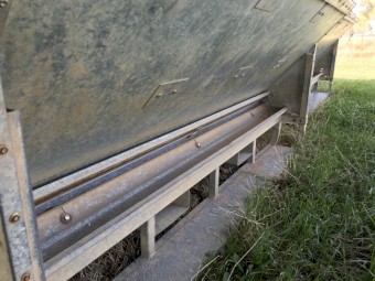 UNIVERSAL 4200L FEEDERs ( x 10)