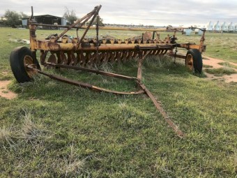 CHAMBERLAIN 18 DISC PLOUGH