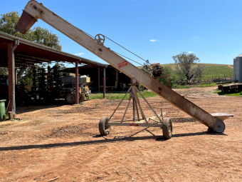 Ag Bulk Equipment bucket elevator