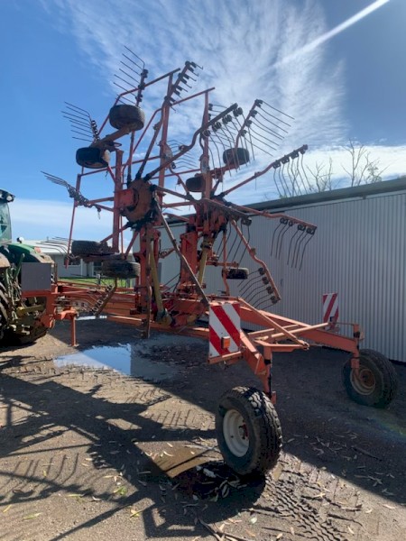 Kuhn Twin Rotor Hay Rake