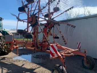Kuhn Twin Rotor Hay Rake