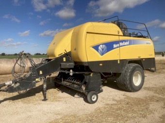 2010 New Holland BB9060 Large Square Baler