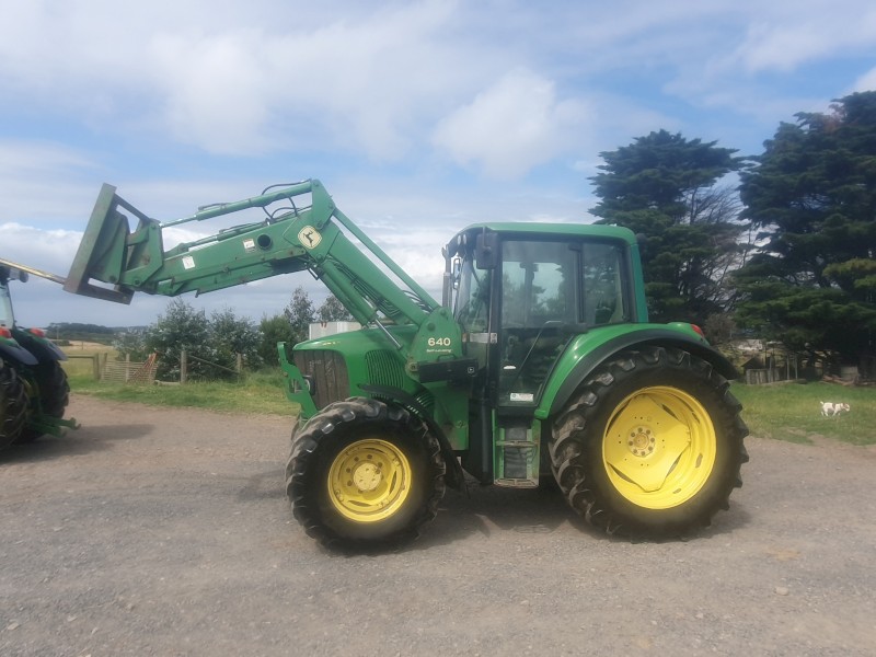 2002 John Deere 6320 4WD FWA Tractor