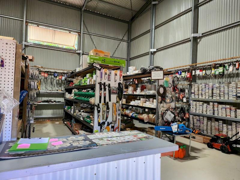 Complete stock of Lawn mower &chainsaw &small engine Repair business Farm Tender