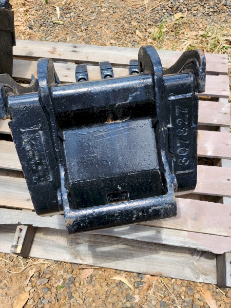 Bucket  Quicke Hitch Suit 3-8 ton excavator