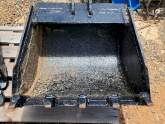 Bucket 5 tooth Suit 3-8 ton excavator or bobcat