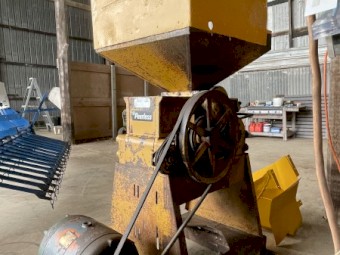 10 inch Peerless Roller Mill