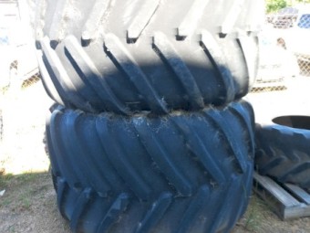 1050/50-32 tyres &Rims