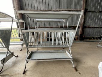 Galvanised V hay feeder grain feeder with Roof