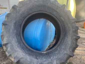 Used 23.1-34 tractor tyres